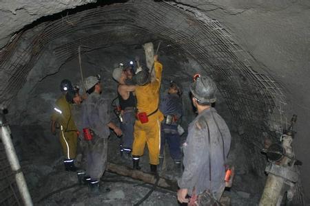张家港工程爆破中的危险因素分析以及应对工程爆破危险的措施